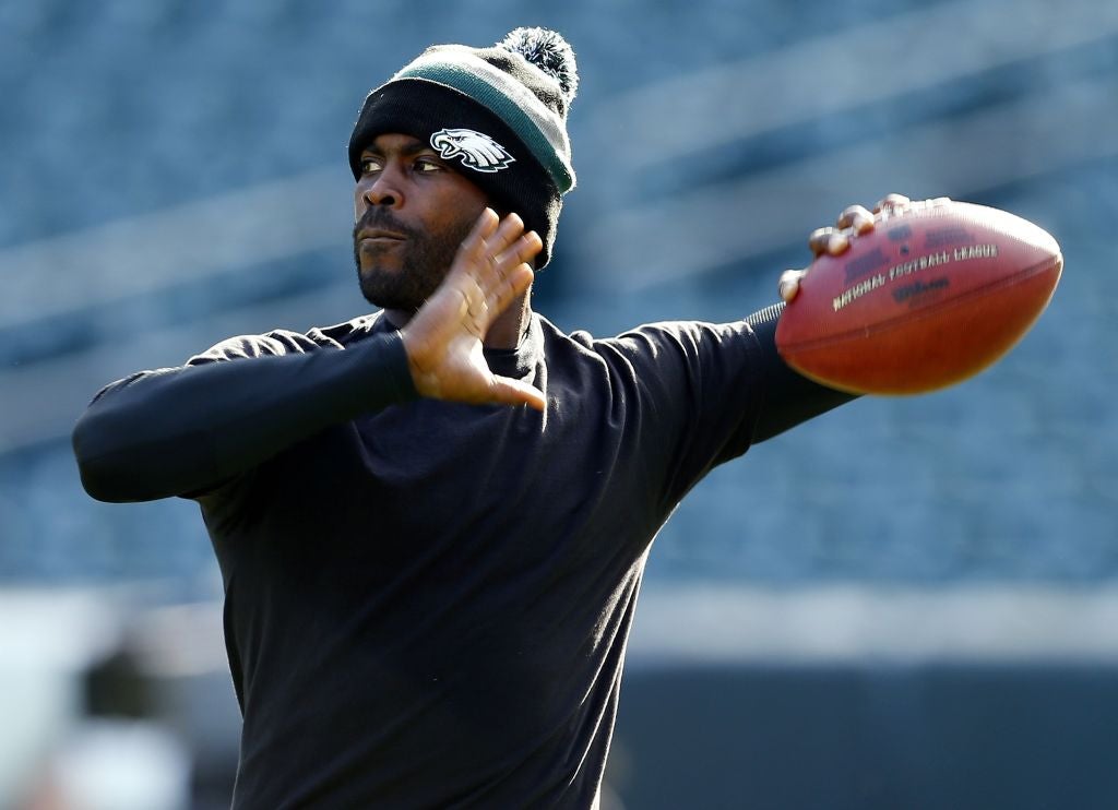 Michael Vick #7 of the Philadelphia Eagles before a game against the New York Giants at Lincoln Financial Field on October 27, 2013 in Philadelphia, Pennsylvania.