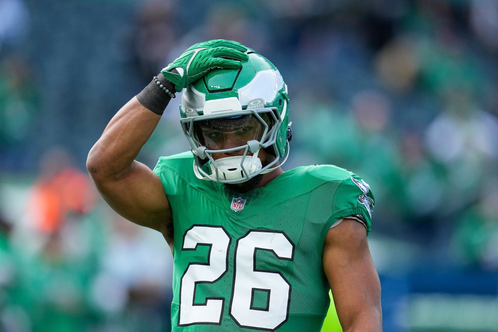 PHILADELPHIA, PENNSYLVANIA - DECEMBER 29: Saquon Barkley #26 of the Philadelphia Eagles on the field before the game against the Dallas Cowboys at Lincoln Financial Field on December 29, 2024 in Philadelphia