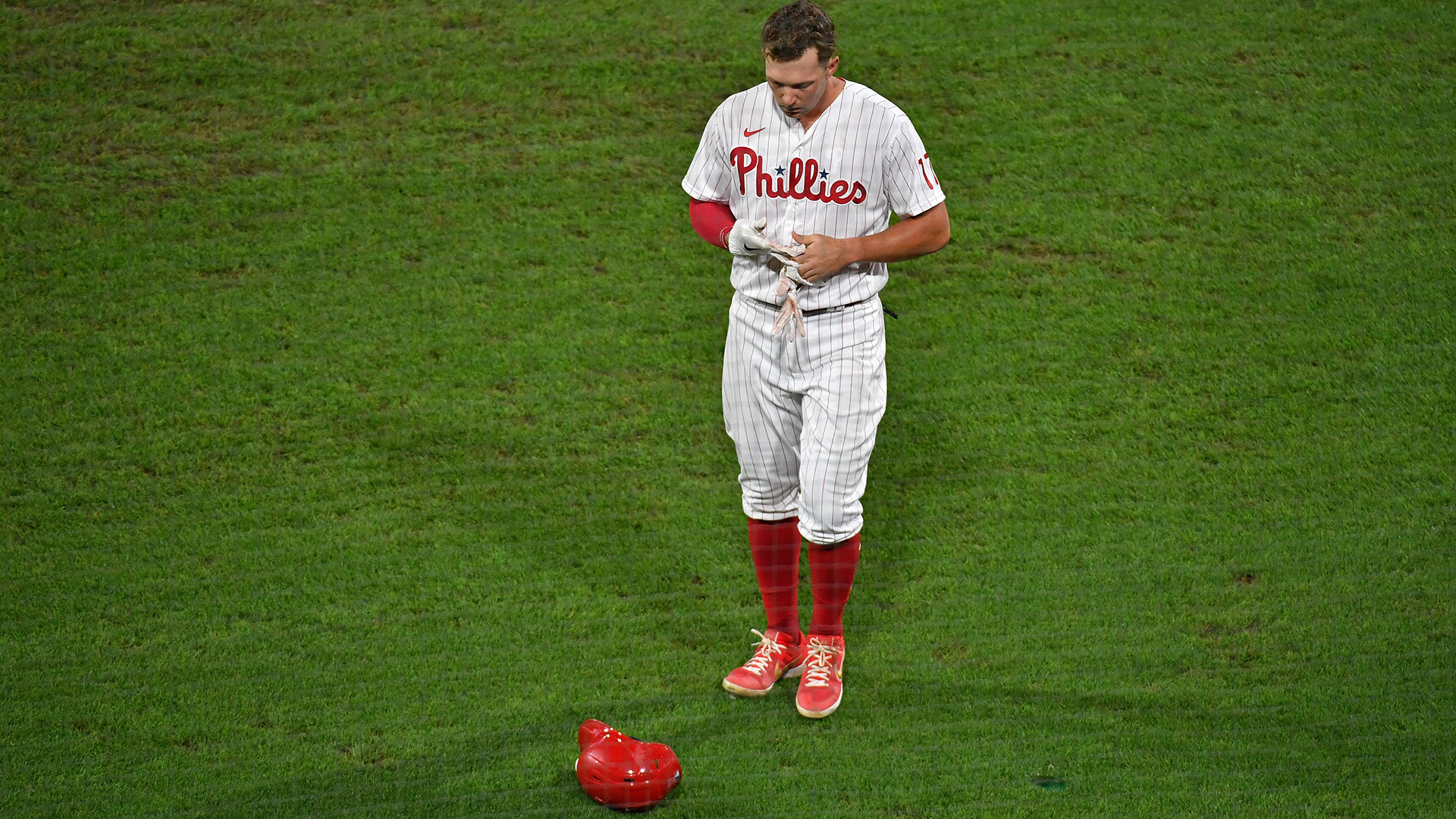 Rhys Hoskins taking BP and hittng dingers at CBP 👀 #phillies