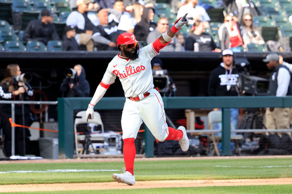 Chicago White Sox split doubleheader vs. Philadelphia Phillies