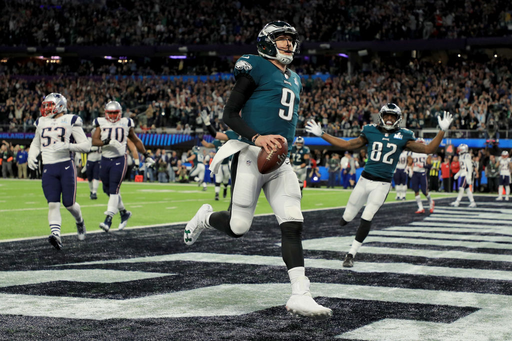 Eagles fans at Xfinity Live! celebrate first touchdown 