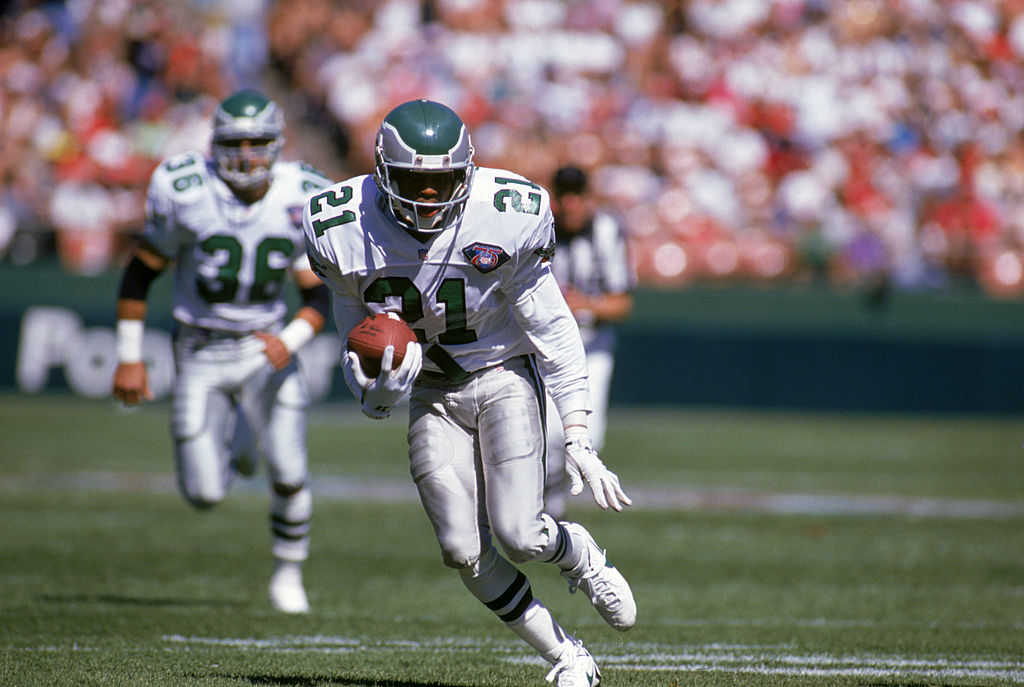 SAN FRANCISCO - OCTOBER 2:  Cornerback Eric Allen #21 of the Philadelphia Eagles runs with the ball during a game against the San Francisco 49ers at Candlestick Park on October 2, 1994 in San Francisco, California.  The Eagles won 40-8.  