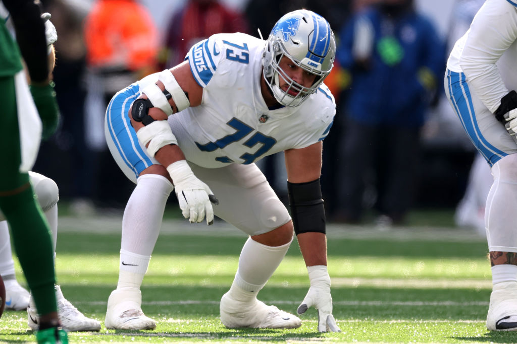 EAST RUTHERFORD, NEW JERSEY - DECEMBER 18: Jonah Jackson #73 of the Detroit Lions in action against the New York Jets during the first half of the game at MetLife Stadium on December 18, 2022 in East Rutherford, New Jersey.