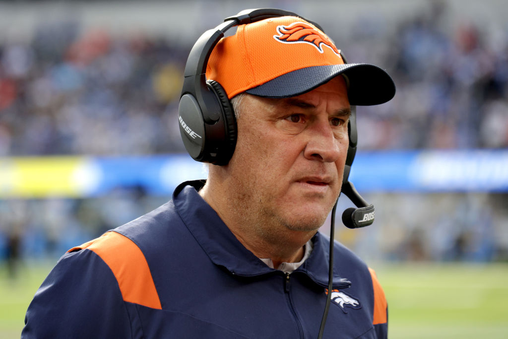 INGLEWOOD, CALIFORNIA - JANUARY 02: Head coach Vic Fangio of the Denver Broncos walks the sidelines during the game against the Los Angeles Chargers at SoFi Stadium on January 02, 2022 in Inglewood, California.