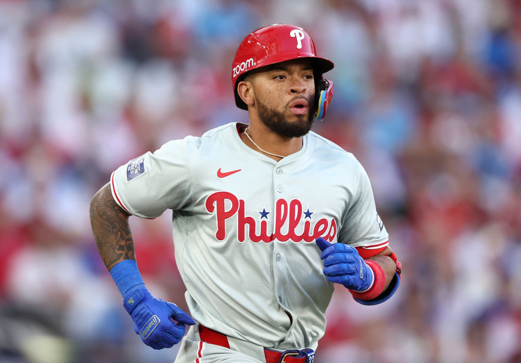 LONDON, ENGLAND - JUNE 08: Edmundo Sosa #33 of the Philadelphia Phillies runs during the MLB London Series match between the Philadelphia Phillies and New York Mets at London Stadium on June 08, 2024 in London, England. 